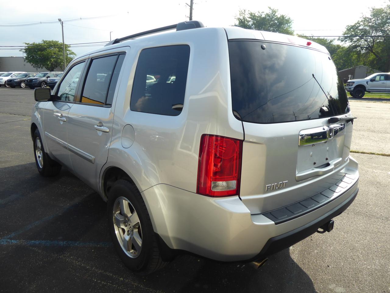Honda Pilot EX-L 4WD 5-Spd AT with DVD 2011