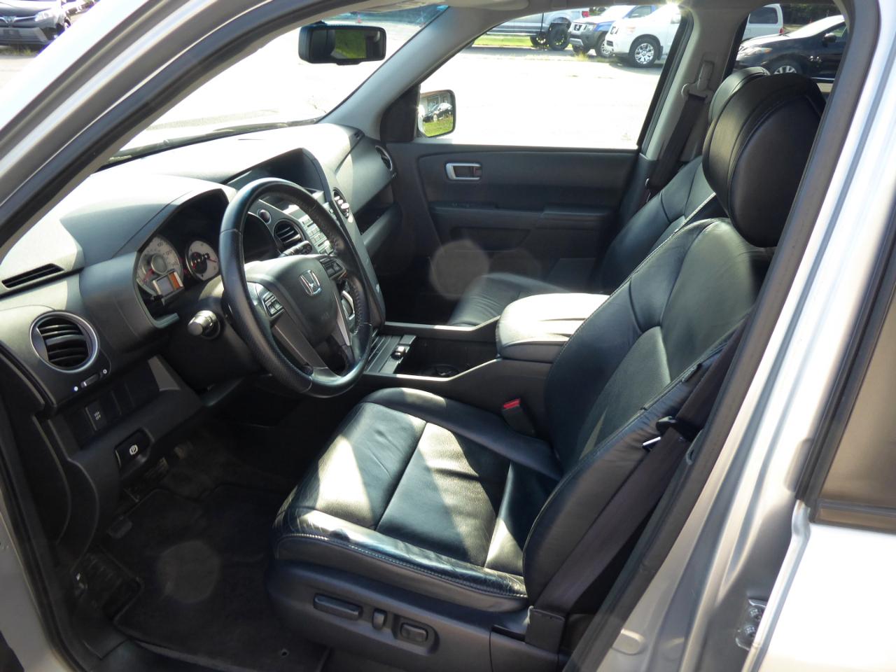 Honda Pilot EX-L 4WD 5-Spd AT with DVD 2011