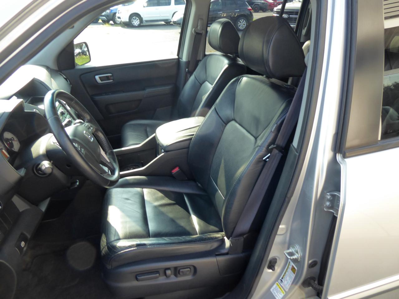 Honda Pilot EX-L 4WD 5-Spd AT with DVD 2011