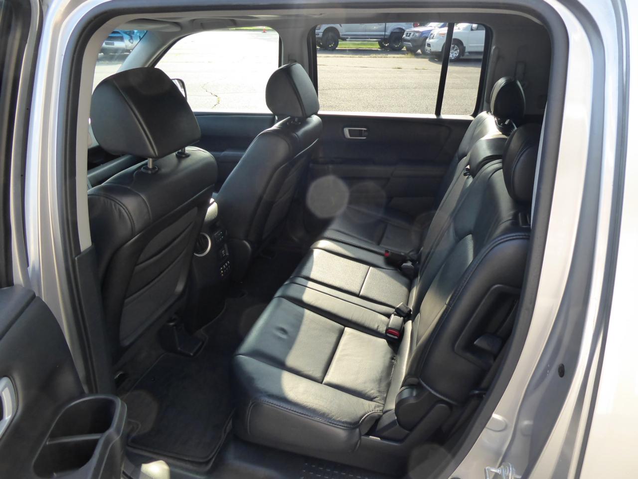 Honda Pilot EX-L 4WD 5-Spd AT with DVD 2011