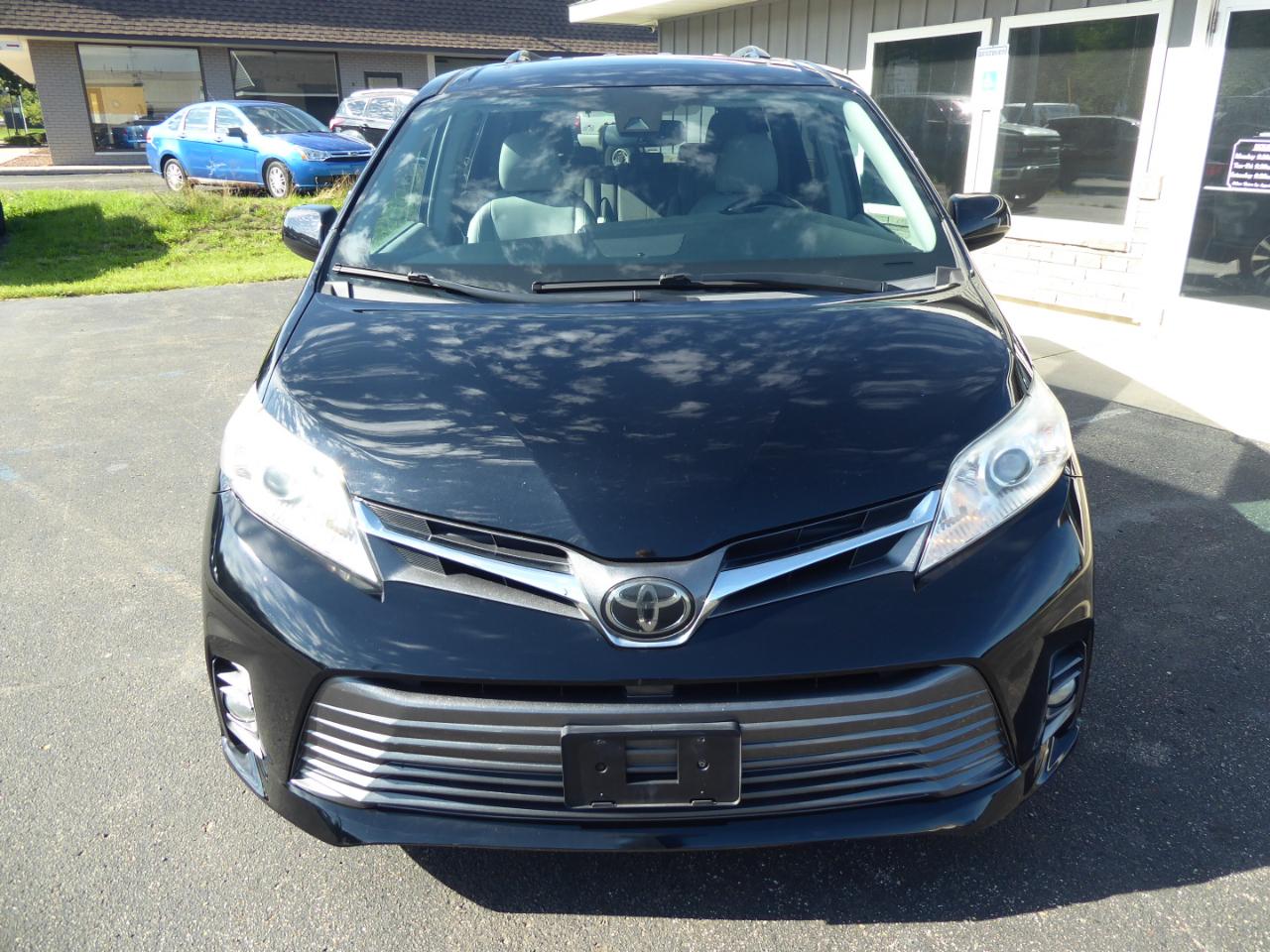 Toyota Sienna XLE 7-Passenger AWD 2018