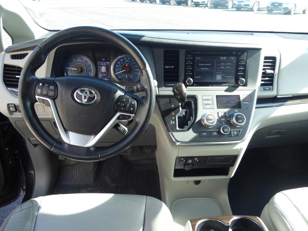 Toyota Sienna XLE 7-Passenger AWD 2018