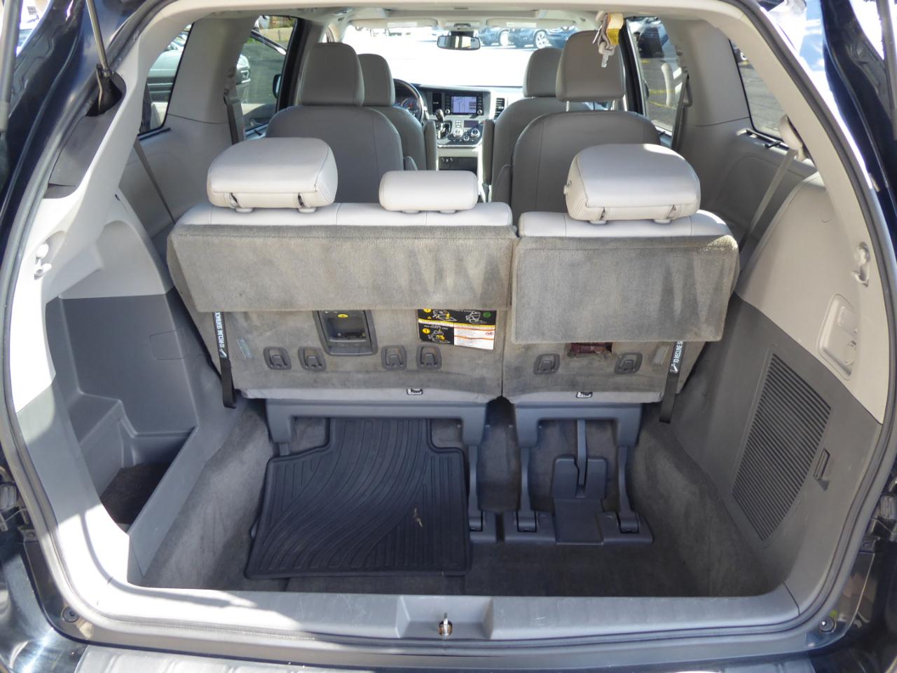 Toyota Sienna XLE 7-Passenger AWD 2018