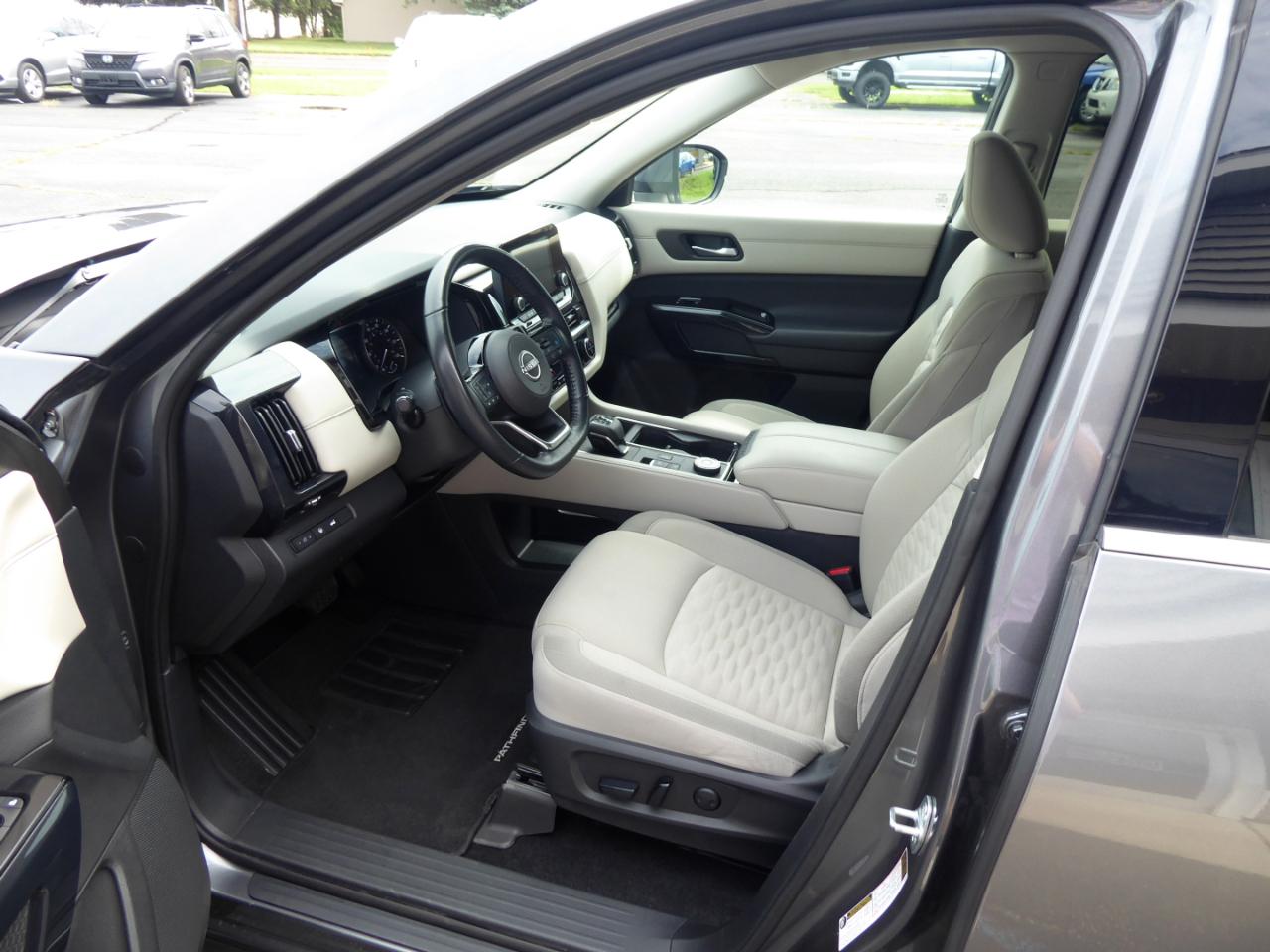 Nissan Pathfinder SV 4WD 2022