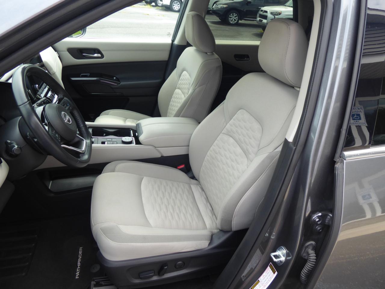 Nissan Pathfinder SV 4WD 2022