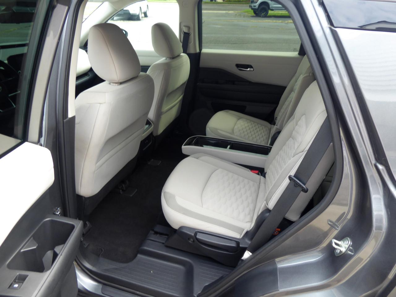 Nissan Pathfinder SV 4WD 2022