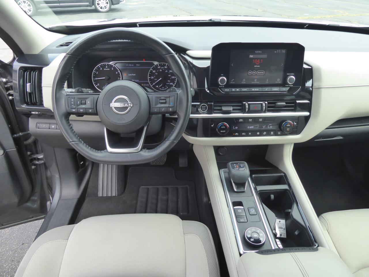 Nissan Pathfinder SV 4WD 2022