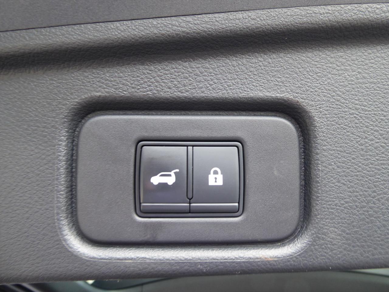 Nissan Pathfinder SV 4WD 2022