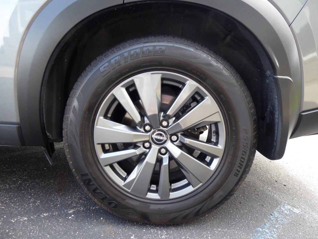 Nissan Pathfinder SV 4WD 2022