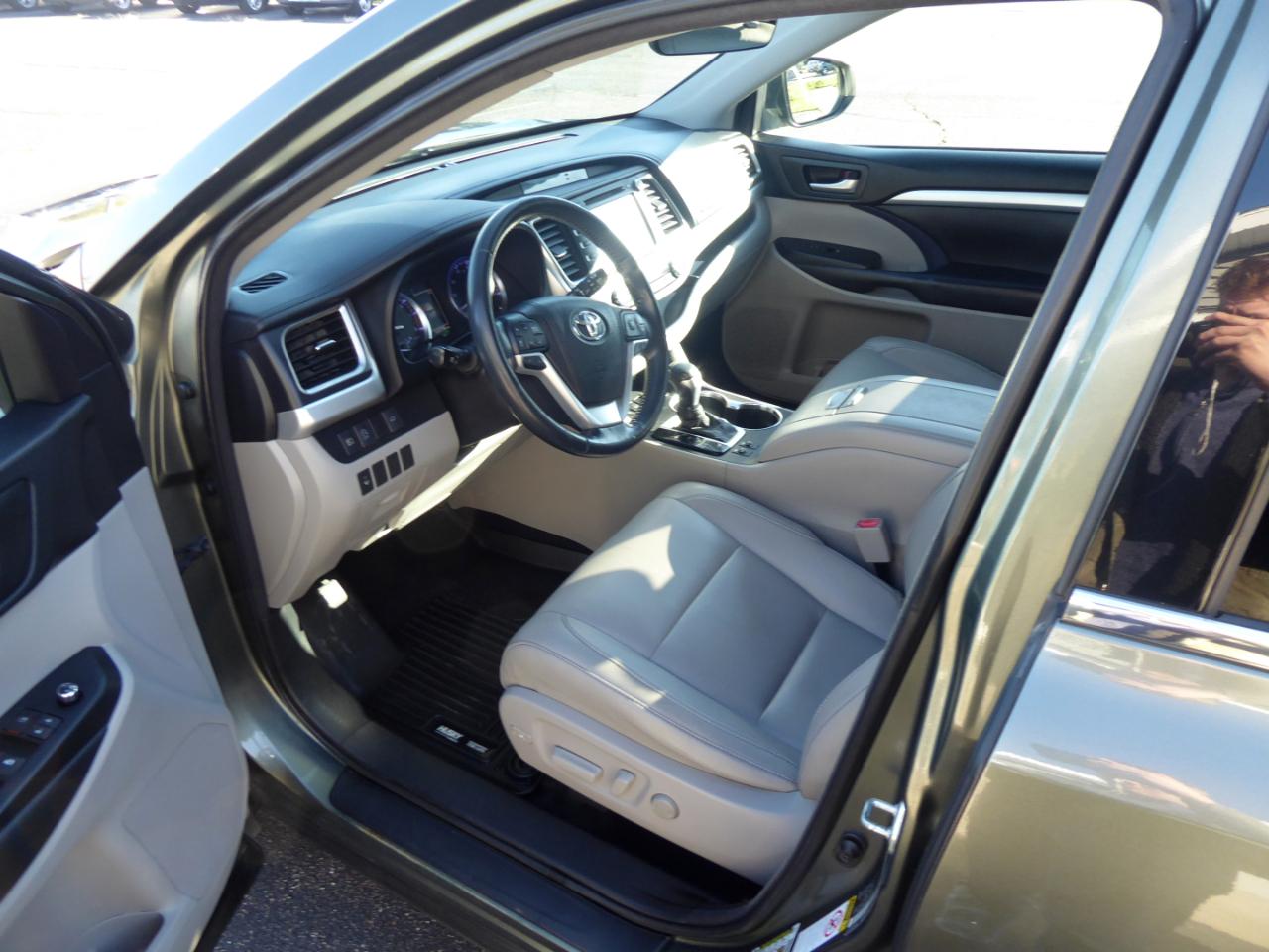 Toyota Highlander XLE AWD V6 2018