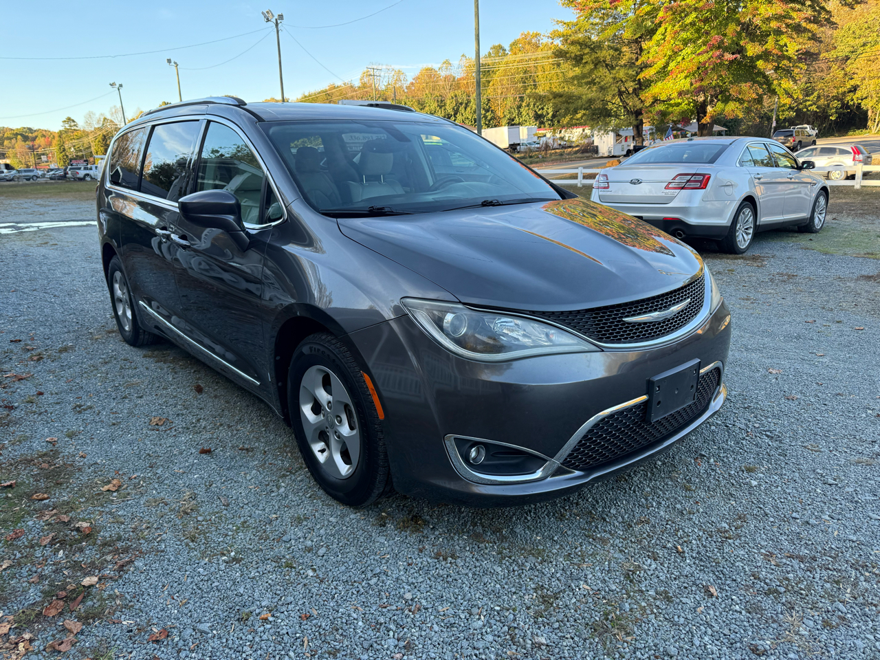Chrysler Pacifica Touring-L Plus 2017 Chrysler Pacifica Touring-L Plus 2017