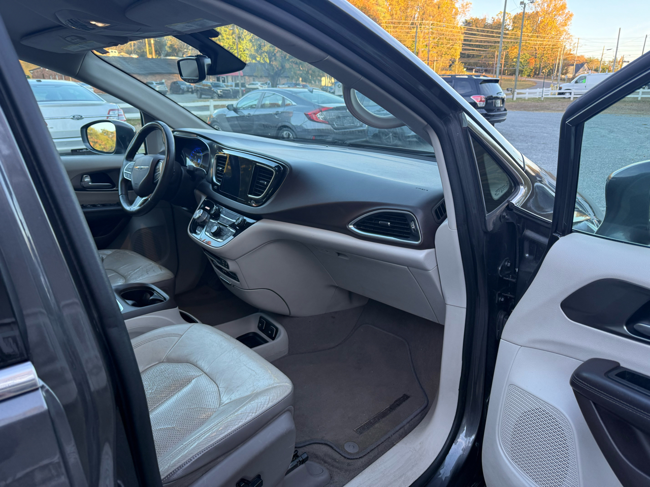 Chrysler Pacifica Touring-L Plus 2017 Chrysler Pacifica Touring-L Plus 2017