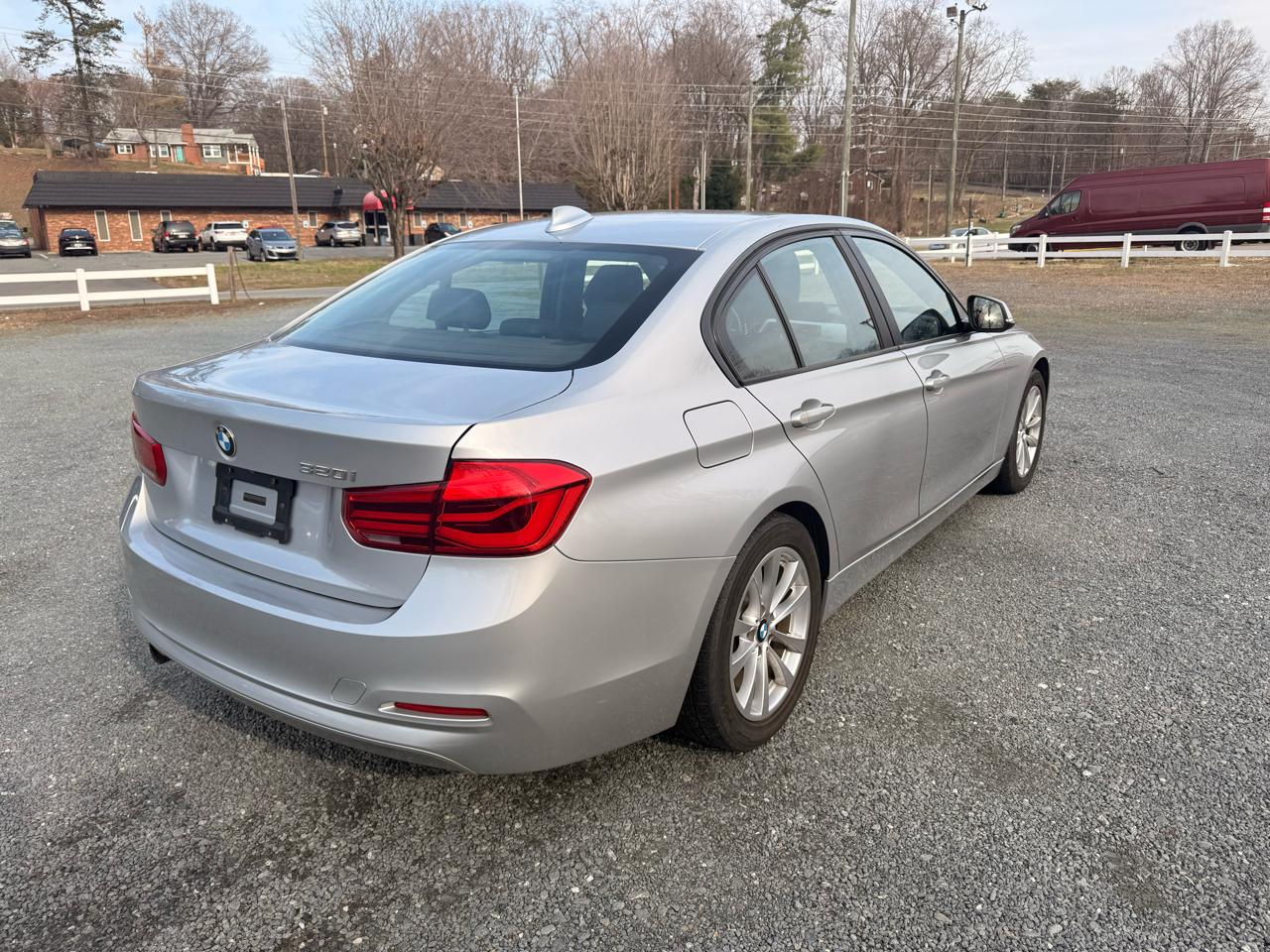 BMW 3-Series 320i Sedan 2018