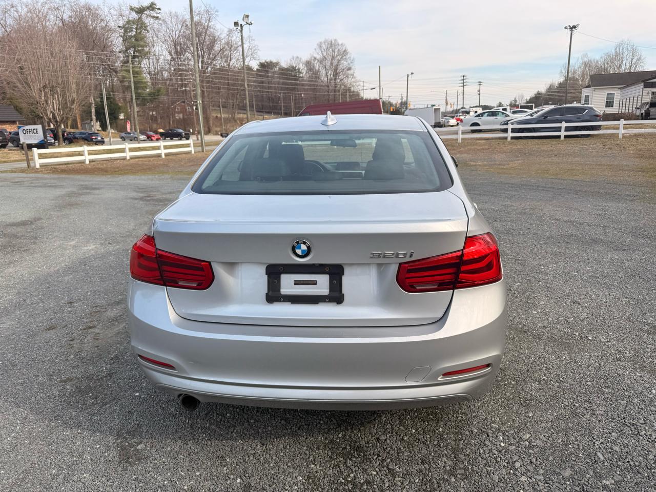 BMW 3-Series 320i Sedan 2018