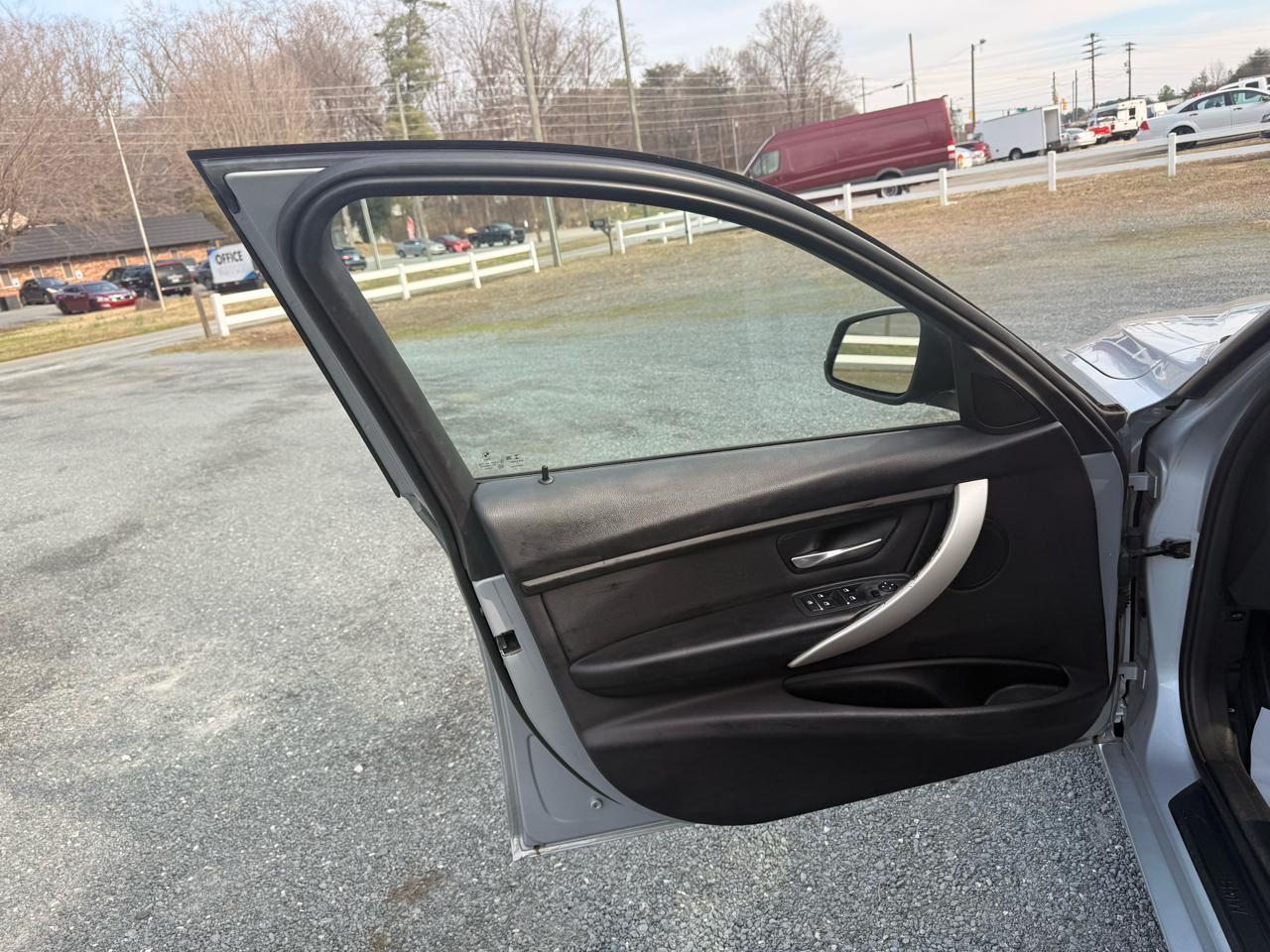 BMW 3-Series 320i Sedan 2018