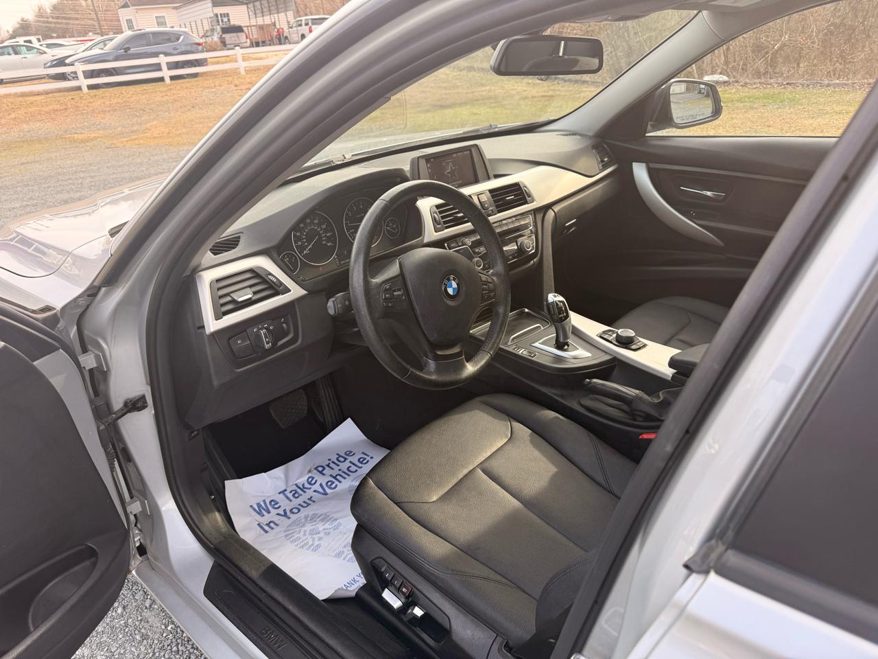 BMW 3-Series 320i Sedan 2018