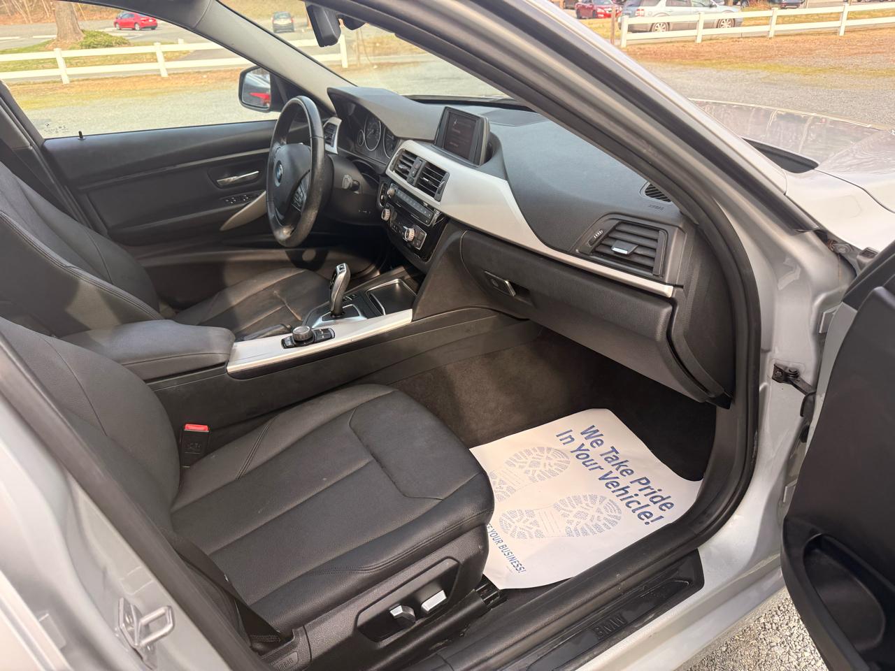 BMW 3-Series 320i Sedan 2018