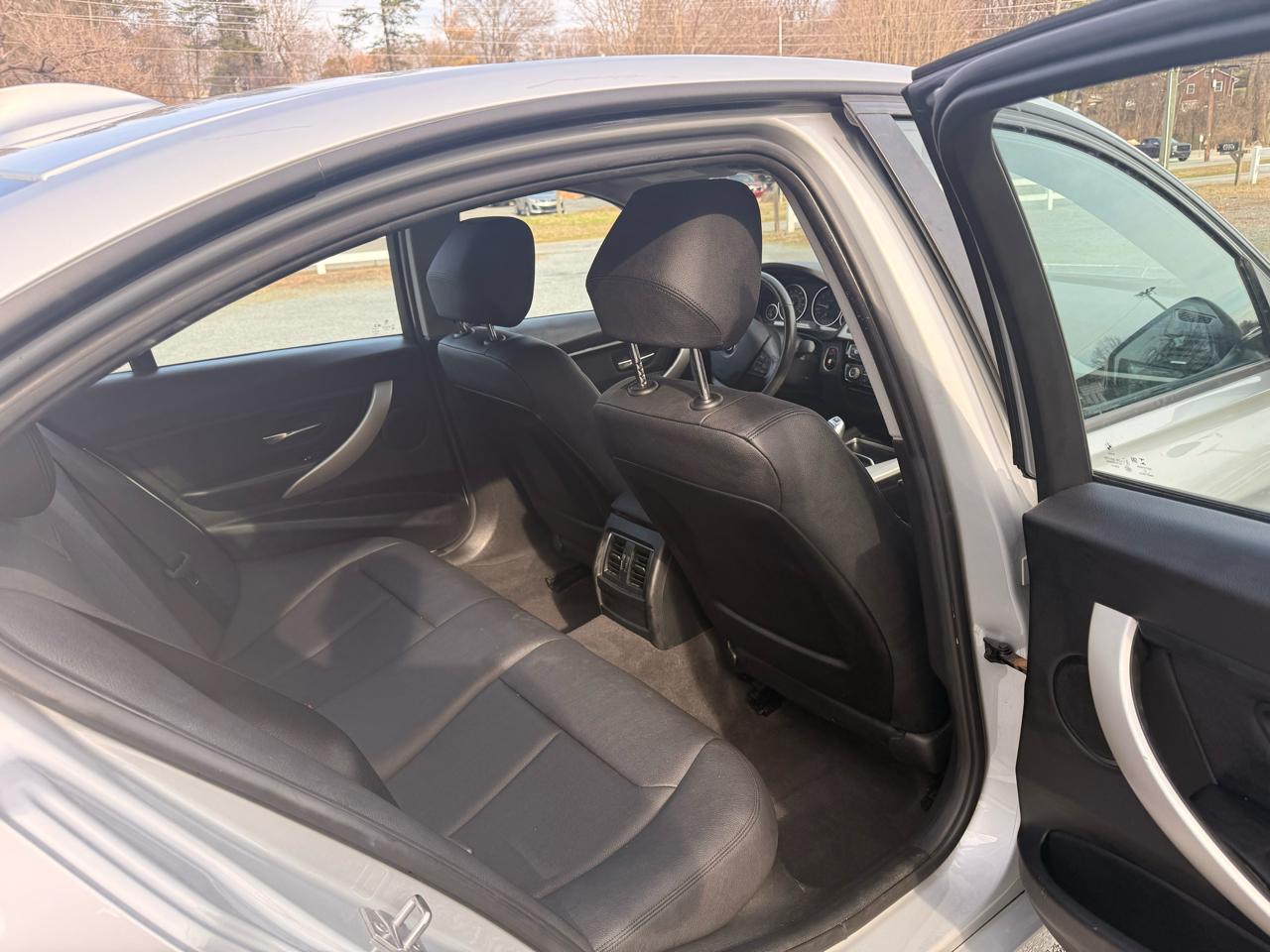 BMW 3-Series 320i Sedan 2018