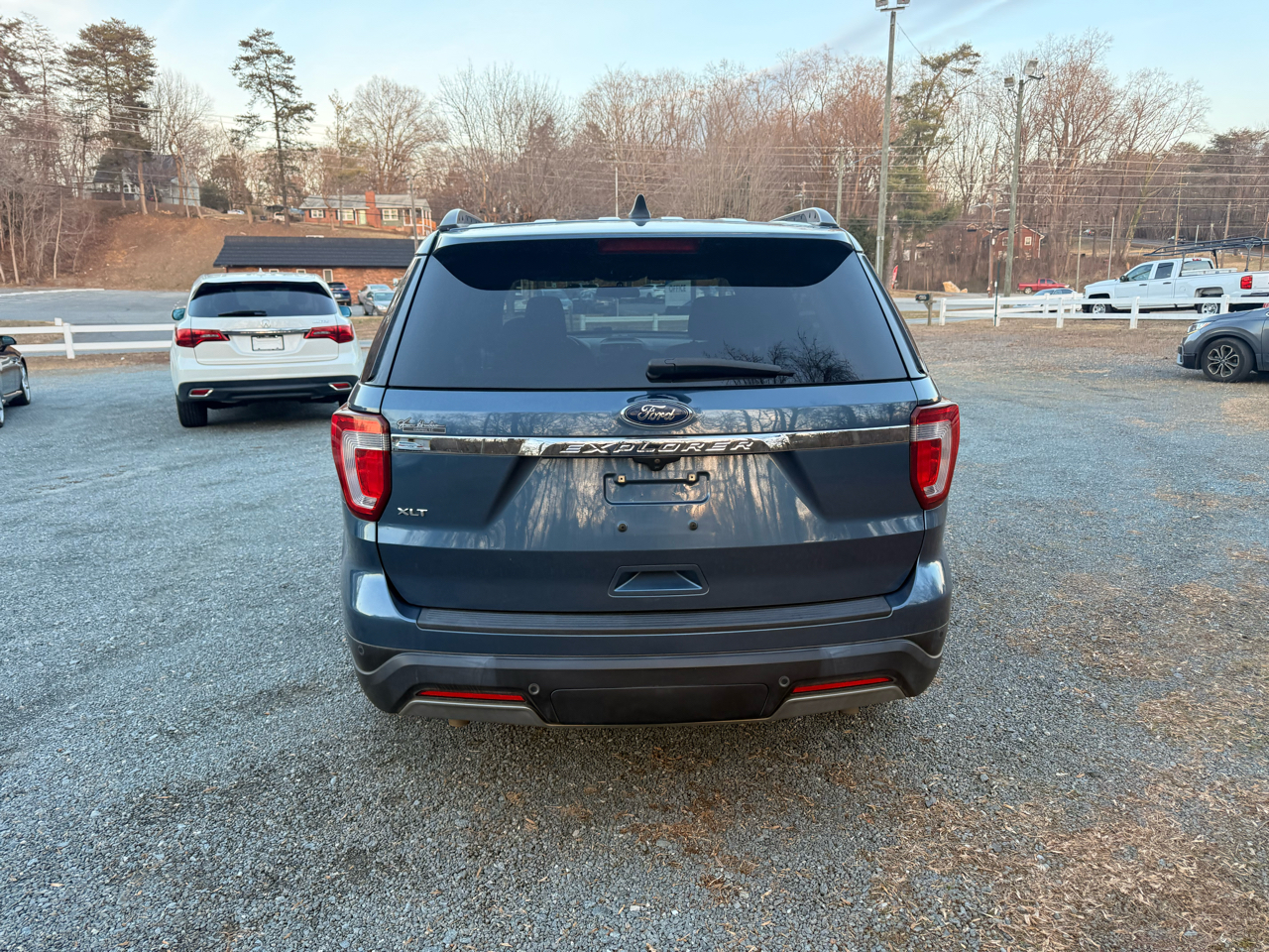 Ford Explorer XLT FWD 2019