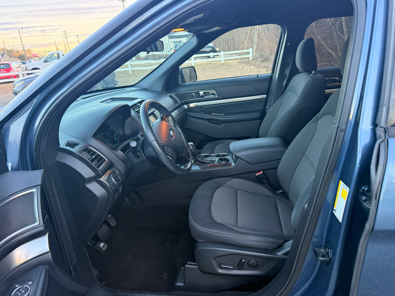 Ford Explorer XLT FWD 2019