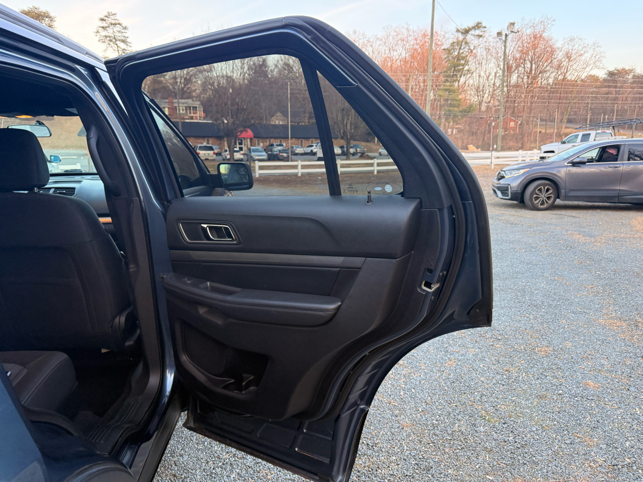 Ford Explorer XLT FWD 2019