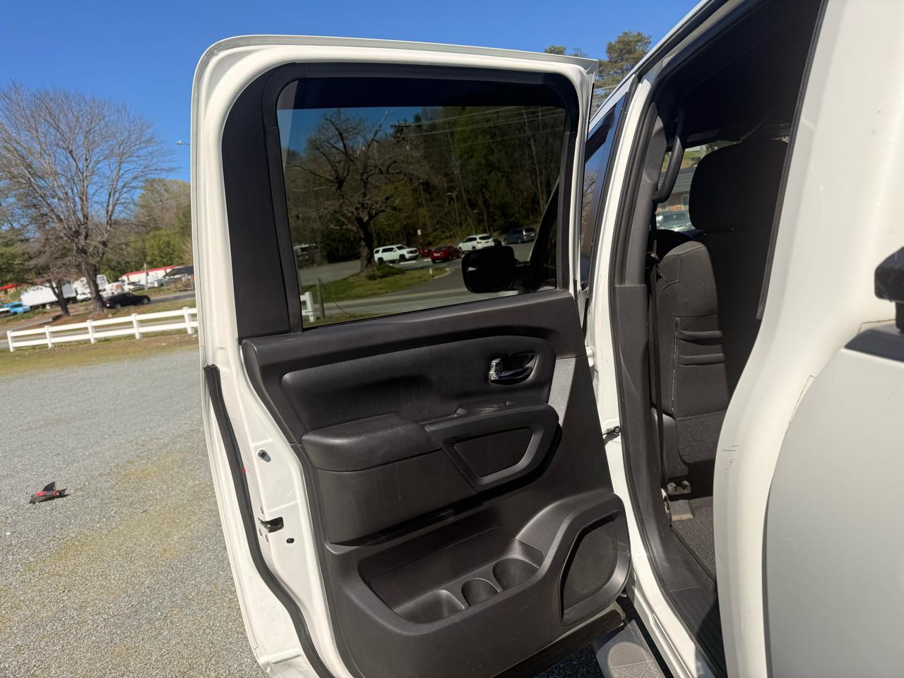 Nissan Titan PRO-4X Crew Cab 4WD 2018