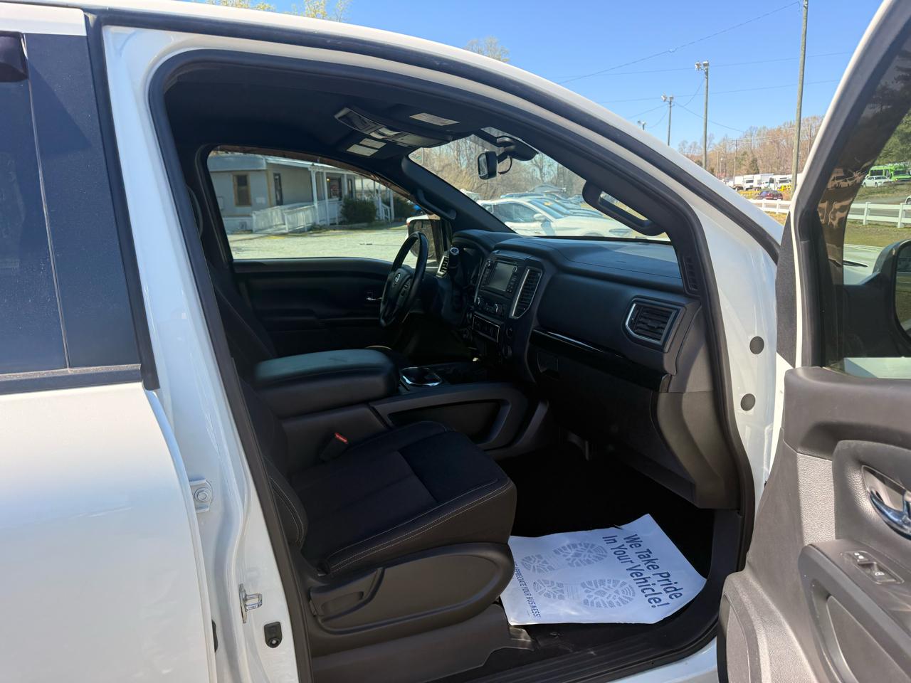 Nissan Titan PRO-4X Crew Cab 4WD 2018