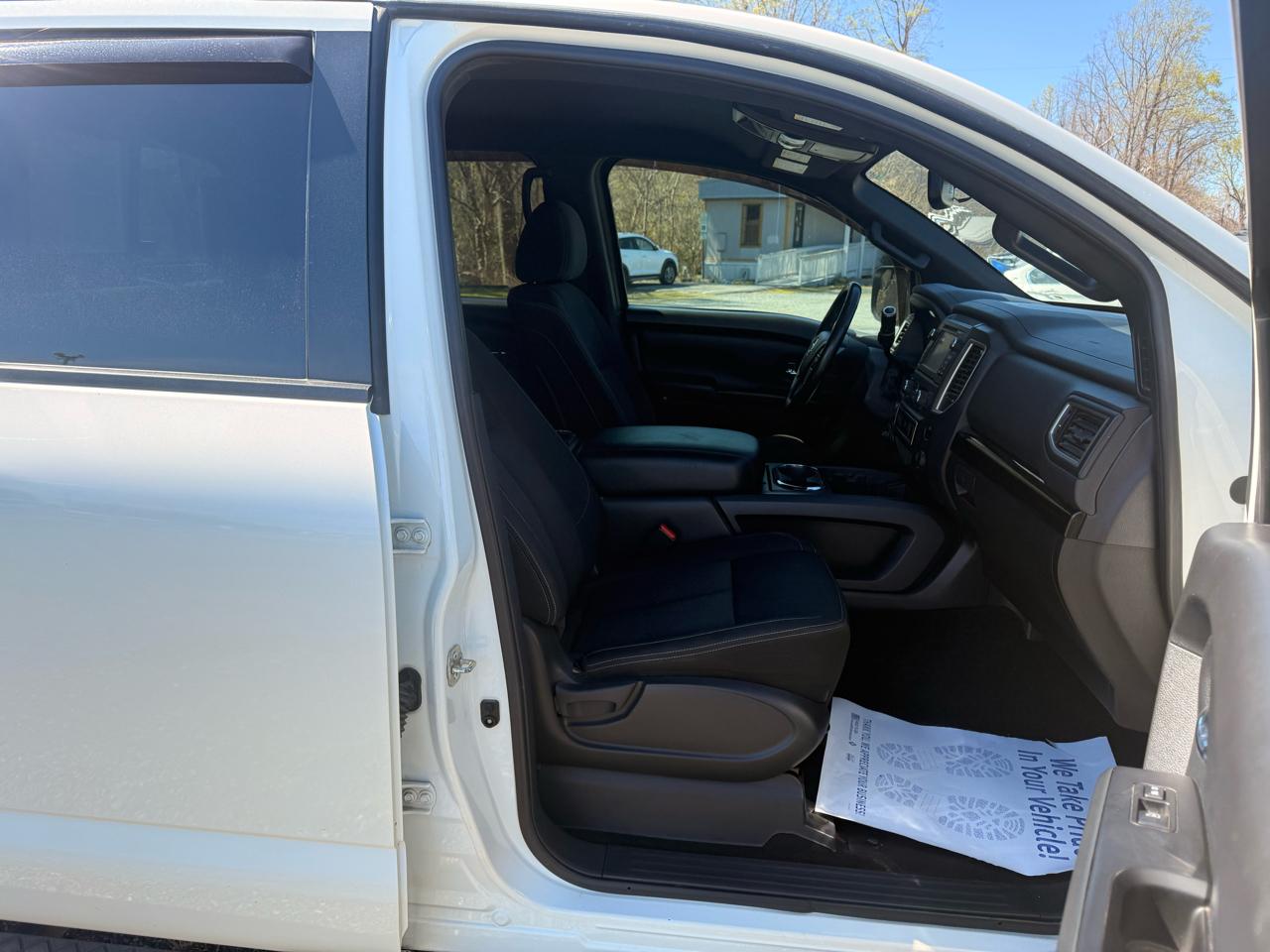 Nissan Titan PRO-4X Crew Cab 4WD 2018