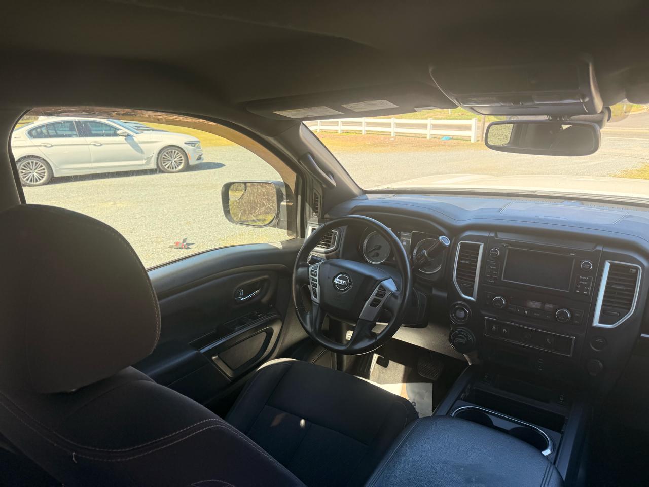 Nissan Titan PRO-4X Crew Cab 4WD 2018