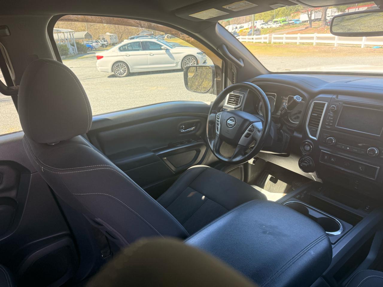 Nissan Titan PRO-4X Crew Cab 4WD 2018