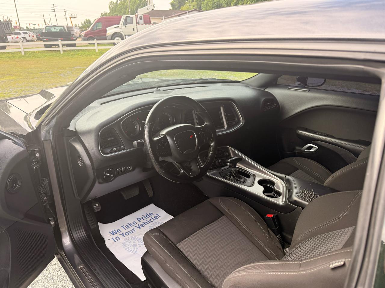 Dodge Challenger SXT 2021