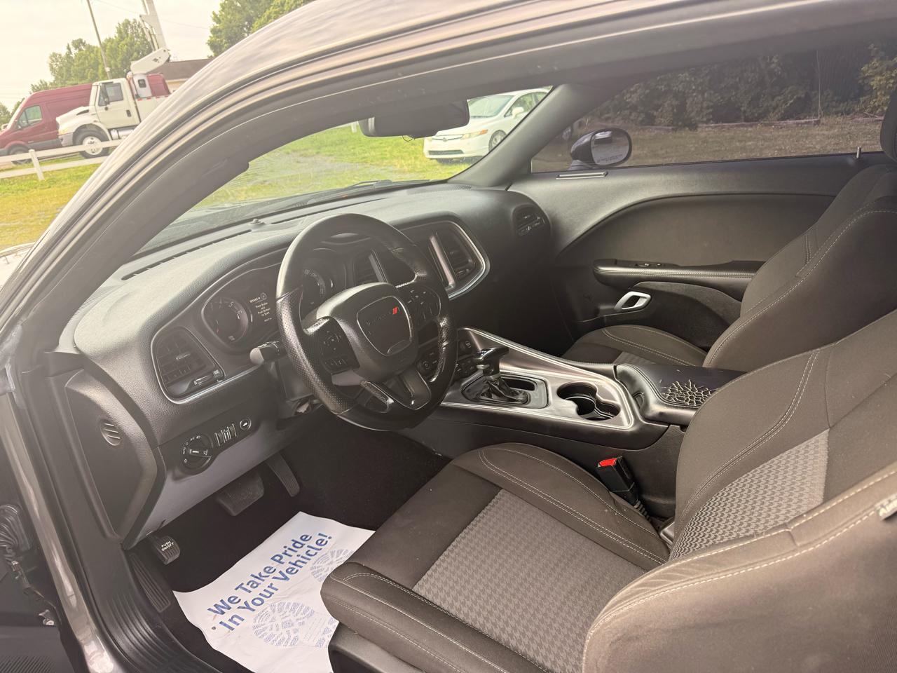 Dodge Challenger SXT 2021