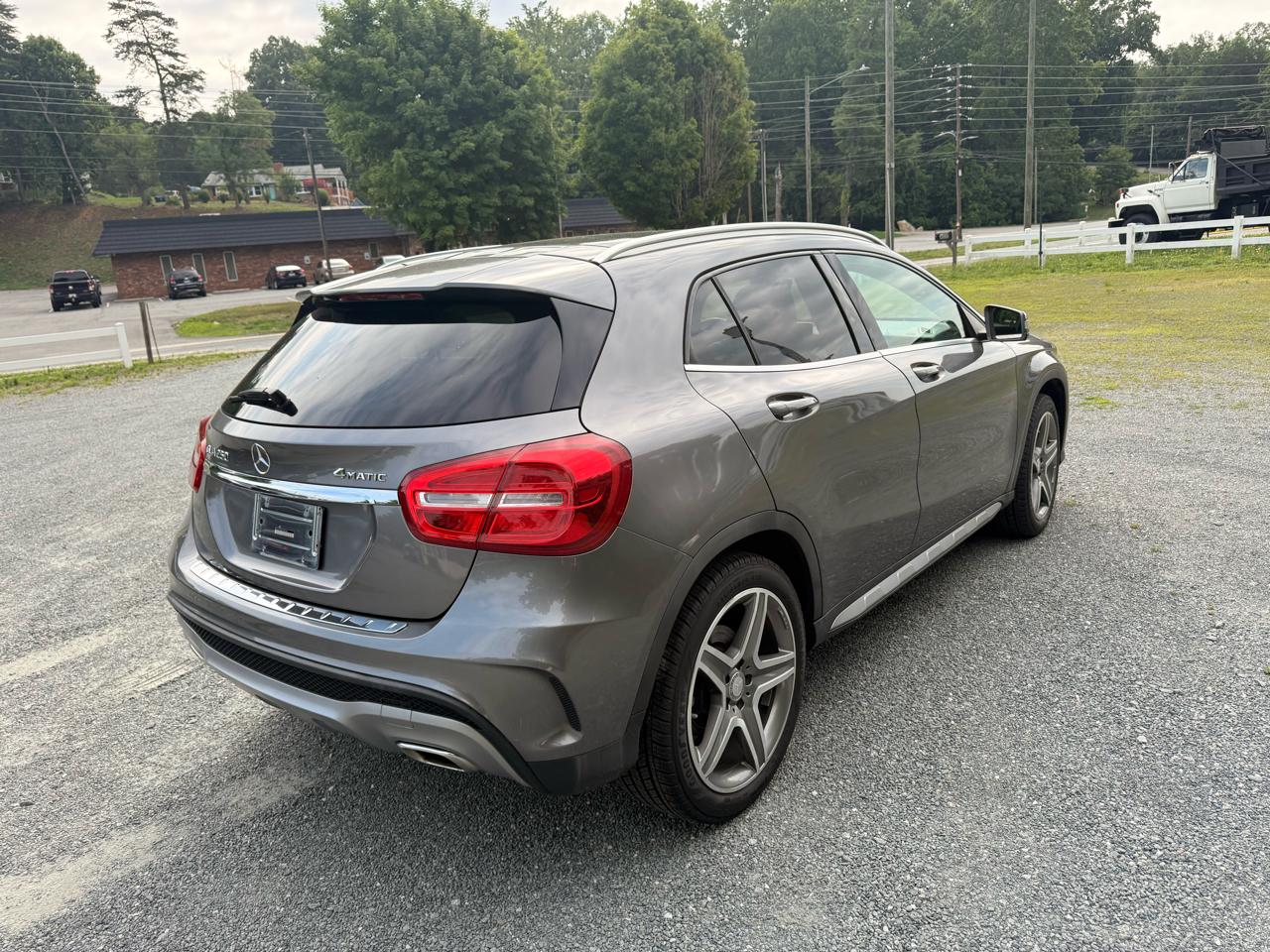 Mercedes-Benz GLA-Class GLA250 4MATIC 2015