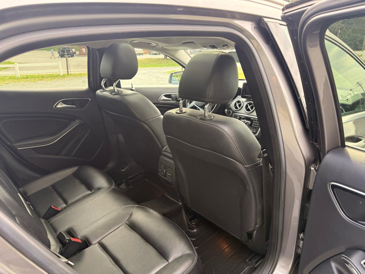 Mercedes-Benz GLA-Class GLA250 4MATIC 2015