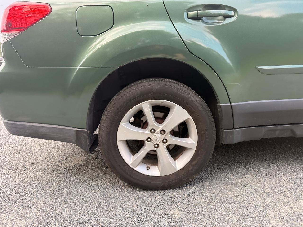 Subaru Outback 2.5i Limited 2013