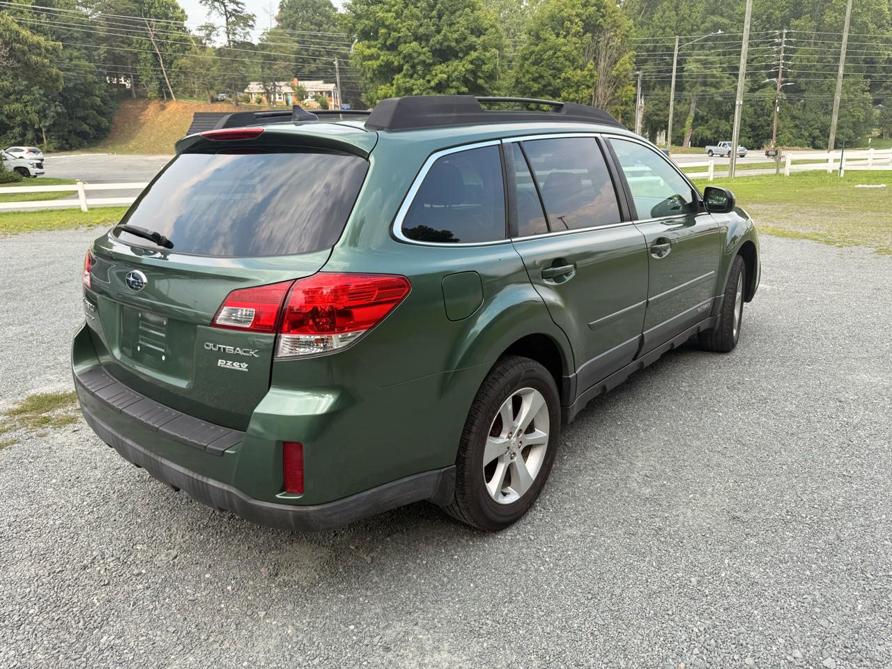 Subaru Outback 2.5i Limited 2013