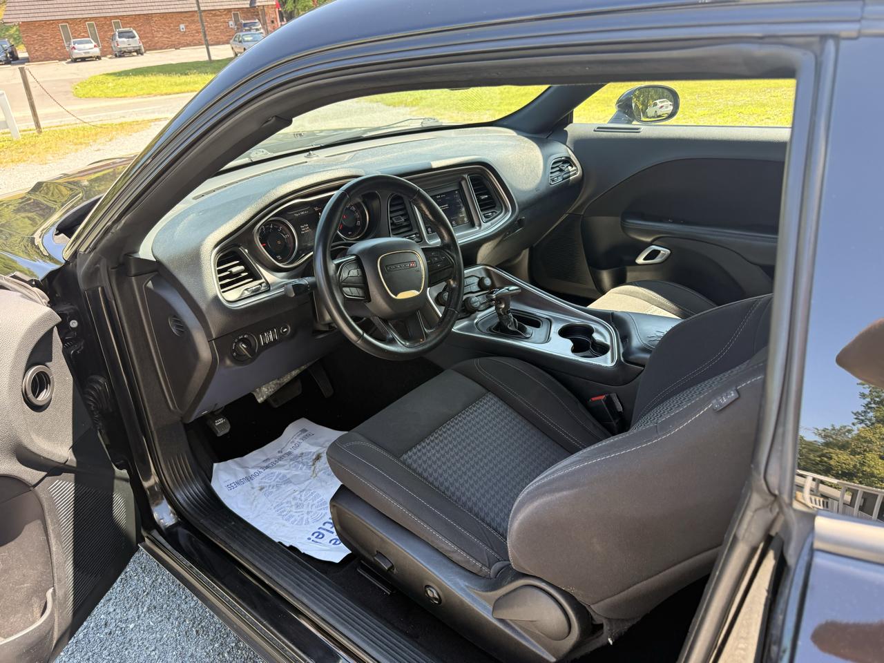 Dodge Challenger SXT 2021