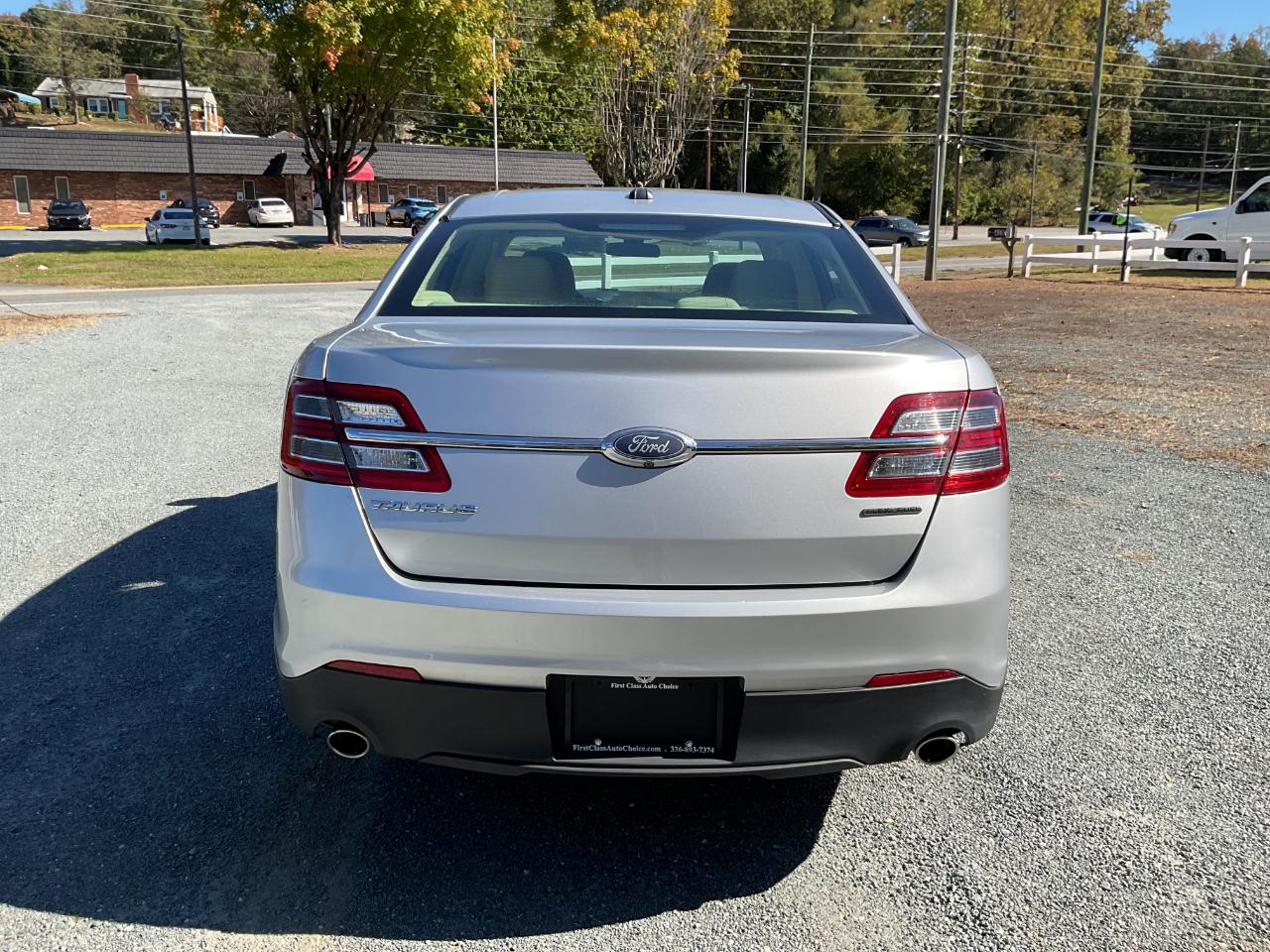 Ford Taurus SE FWD 2017