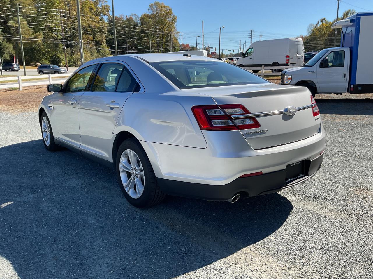 Ford Taurus SE FWD 2017