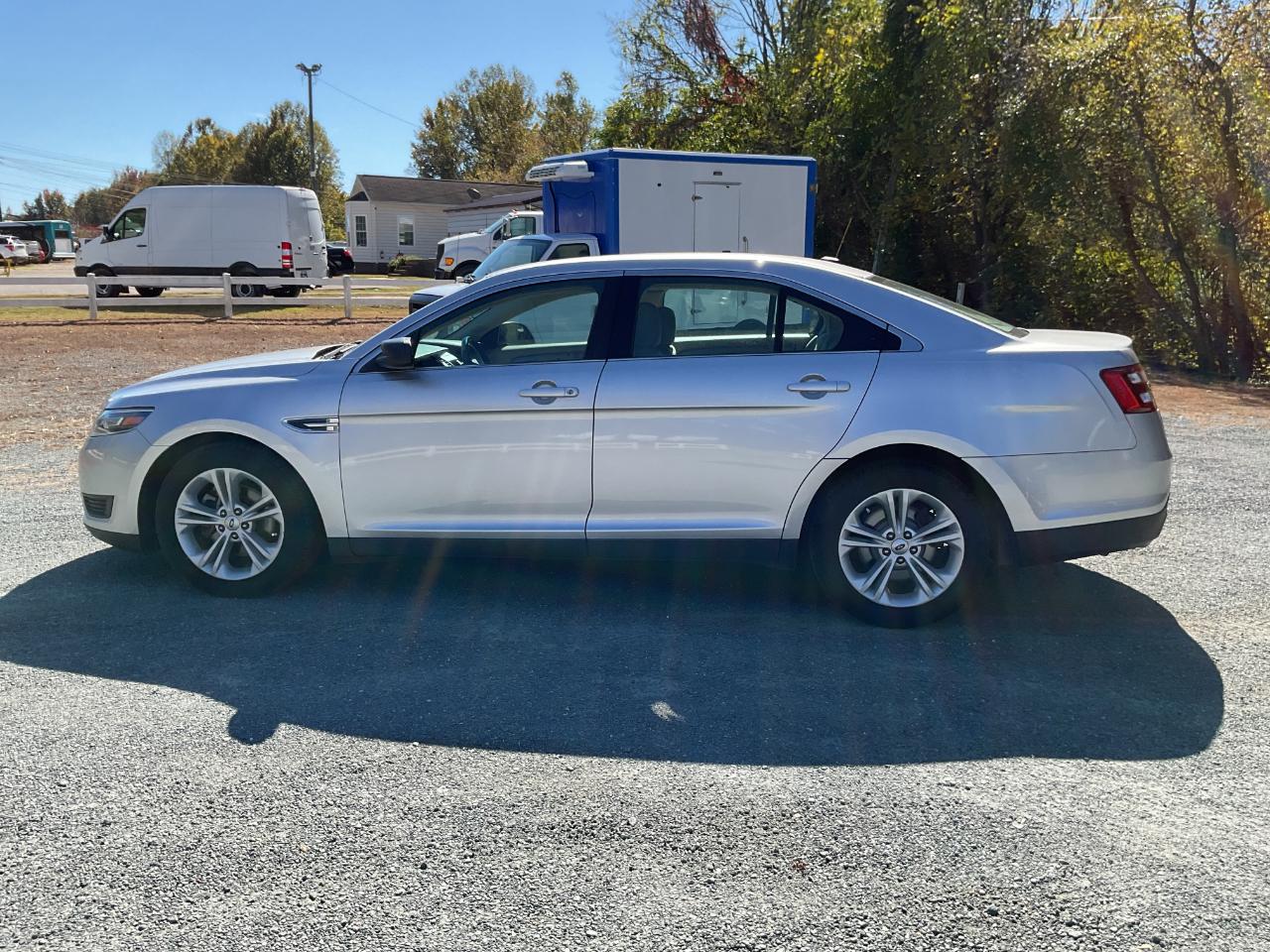 Ford Taurus SE FWD 2017