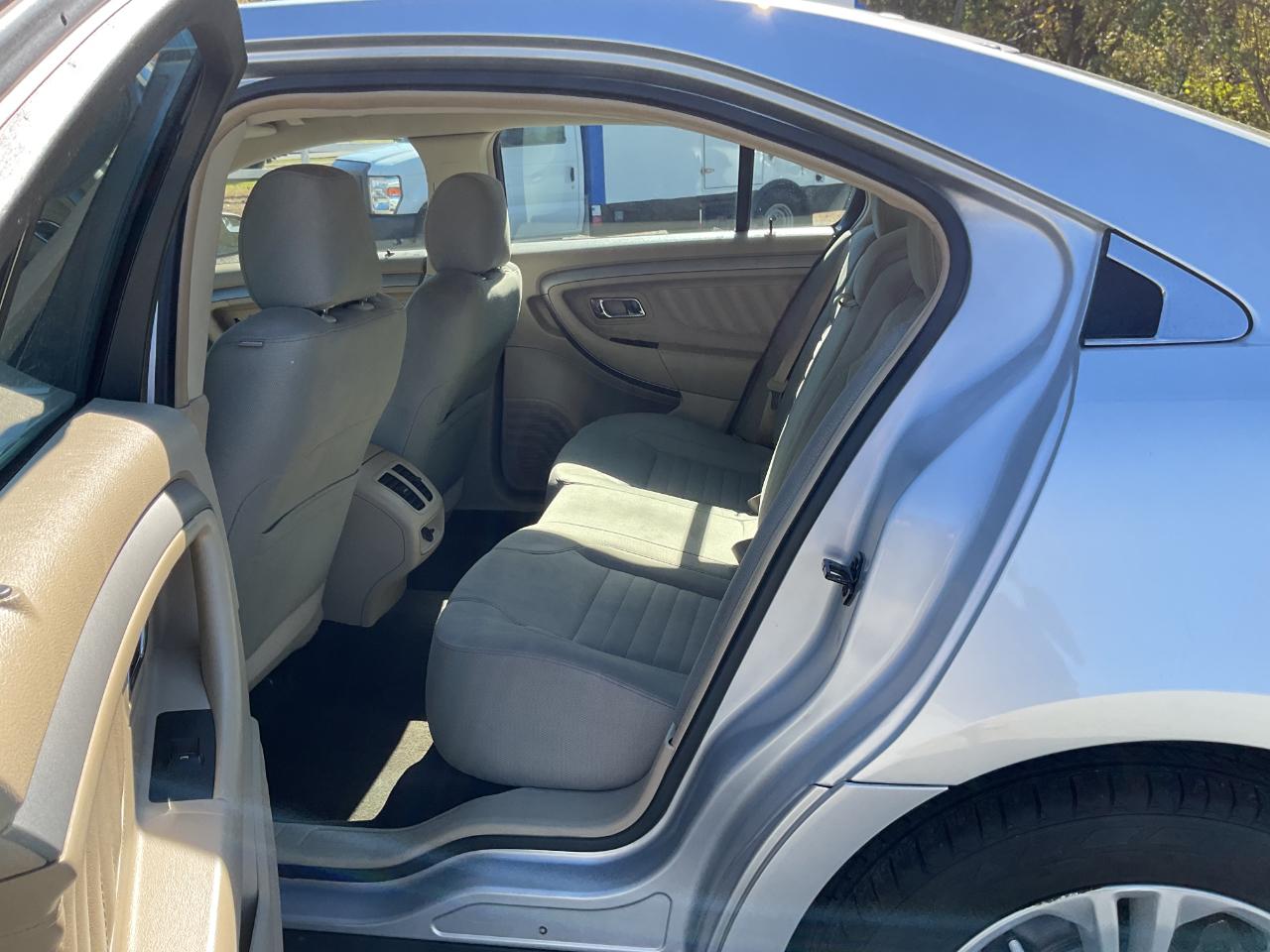 Ford Taurus SE FWD 2017