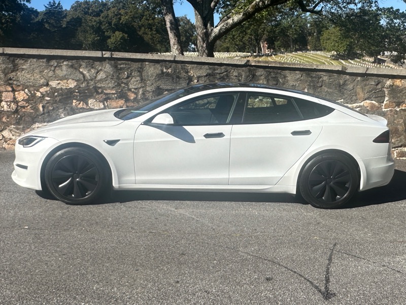 Tesla Model S  2022
