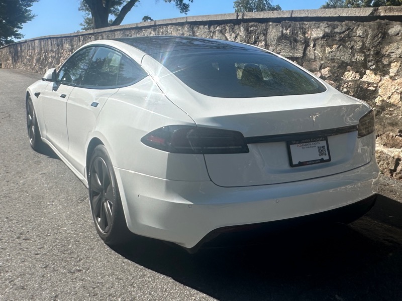 Tesla Model S  2022