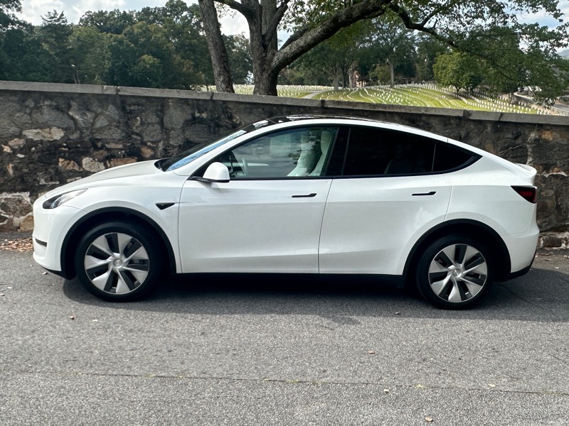 2023 Tesla Model Y Long Range photo 5