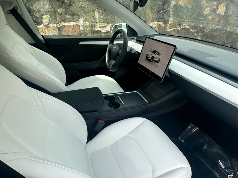 2023 Tesla Model Y Long Range photo 19