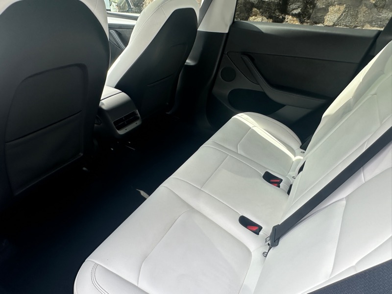 2023 Tesla Model Y Long Range photo 21