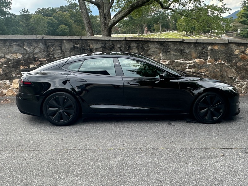 2023 Tesla Model S photo 9