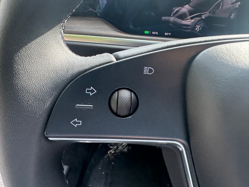 2023 Tesla Model S photo 15