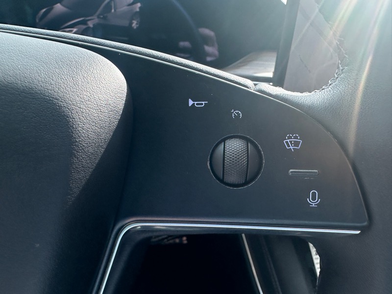2023 Tesla Model S photo 16