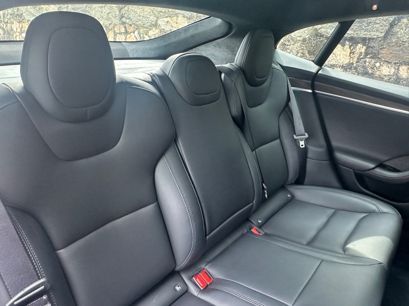 2023 Tesla Model S photo 24